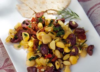 Lupinensalat mediterran